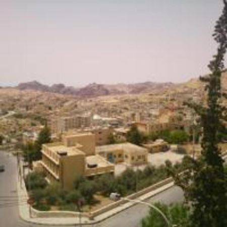 7 Wonders Hotel Wadi Musa Buitenkant foto